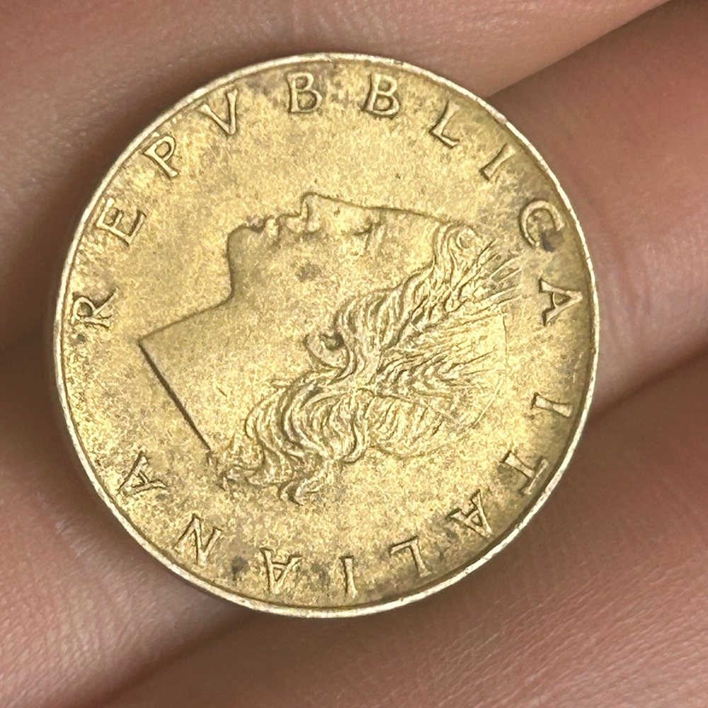 Vintage 1979 Italy 20 Lire Coin Ceres Roman Goddess w/ Case - Picture 4 of 6